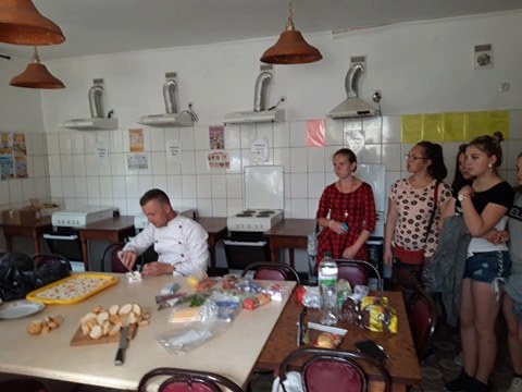 64851245_1595749930556047_4213772571356692480_n