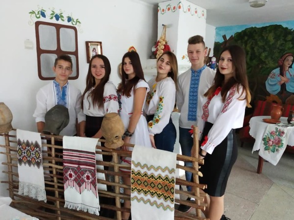 74703540_1725865830877789_2372319267480666112_n