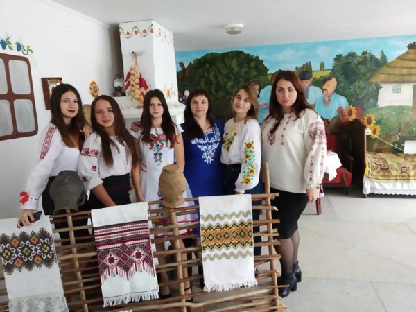 75233542_1725865537544485_7804067555219341312_n